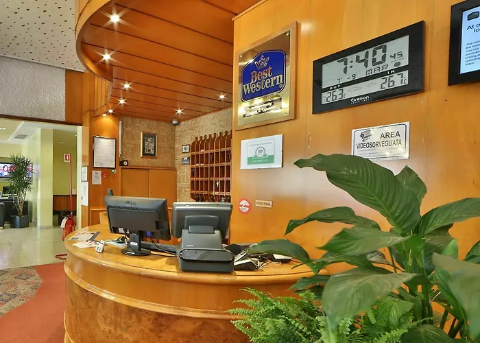 Western Cristallo מלון 3*